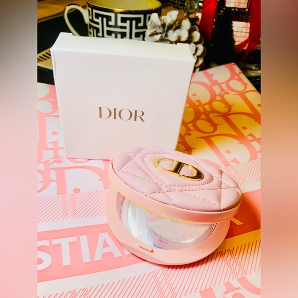 Luxurious DIOR Gift Bundle Set - Picture 7 of 16